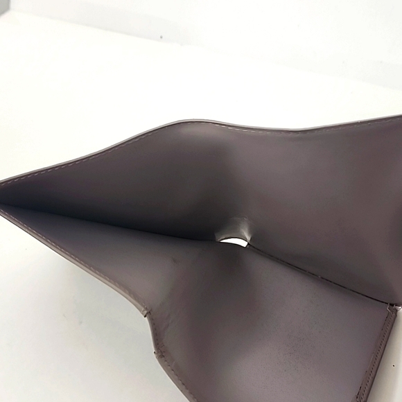 LOUIS VUITTON Epi Portefeuille Elastic Trifold Wallet Lilac - Picture 13 of 13